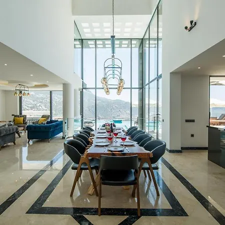 Unlimited 2 Luxury 6 Bedroom Villa *