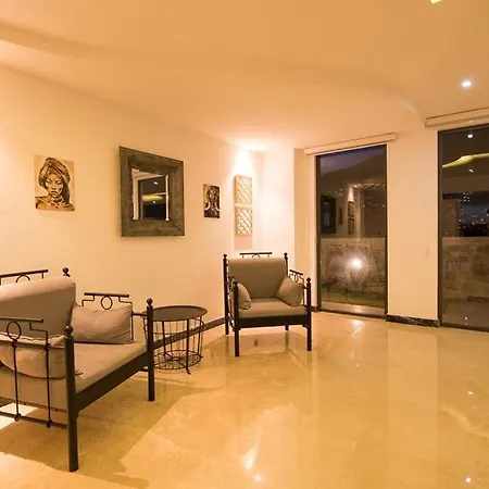 Unlimited 2 Luxury 6 Bedroom 别墅