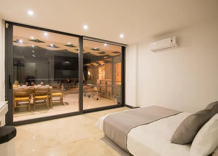 Unlimited 2 Luxury 6 Bedroom Villa *