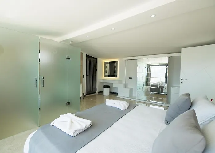 Unlimited 2 Luxury 6 Bedroom Villa Kas