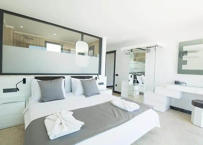 Unlimited 2 Luxury 6 Bedroom Kas