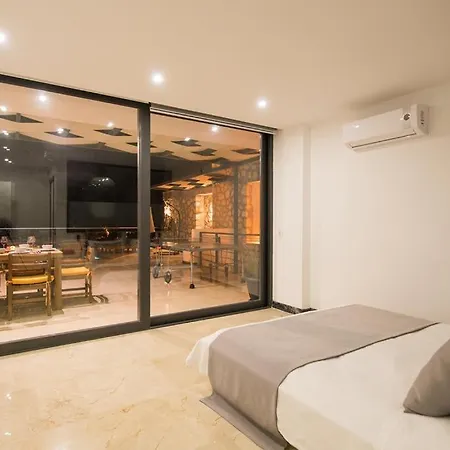 Unlimited 2 Luxury 6 Bedroom 别墅 *
