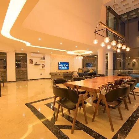 Unlimited 2 Luxury 6 Bedroom * 卡斯