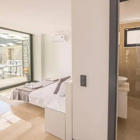Unlimited 2 Luxury 6 Bedroom * 卡斯