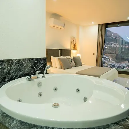 Unlimited 2 Luxury 6 Bedroom 别墅