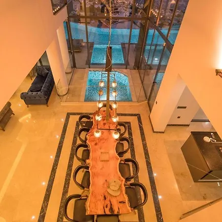 Unlimited 2 Luxury 6 Bedroom 别墅 *